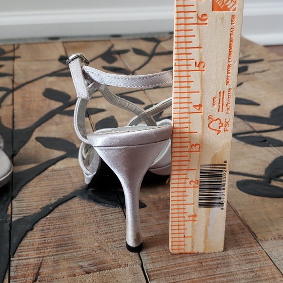 Mia Silver Dress Heels Size 7 Leather sole - Picture 4 of 6